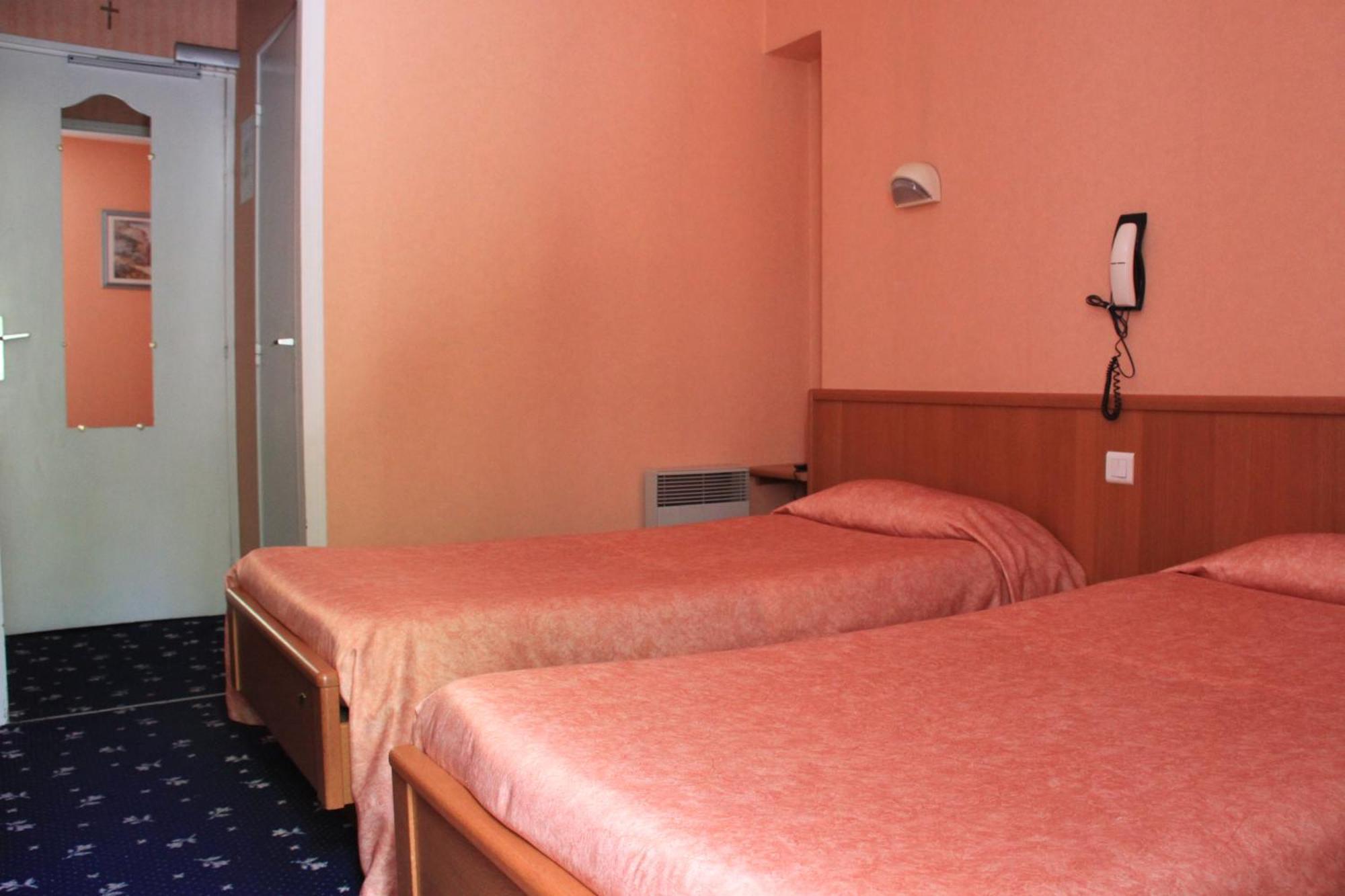 Acapulco Hotel 2*